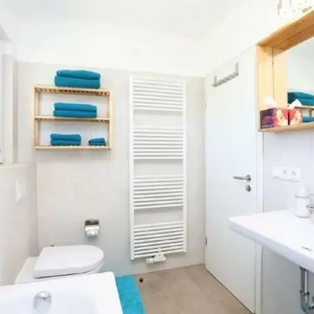 Ferienhaeuser Unter Reet In Reethaus Svantevit Holiday home *