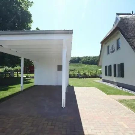 Ferienhaeuser Unter Reet In Reethaus Svantevit Semesterbostad *